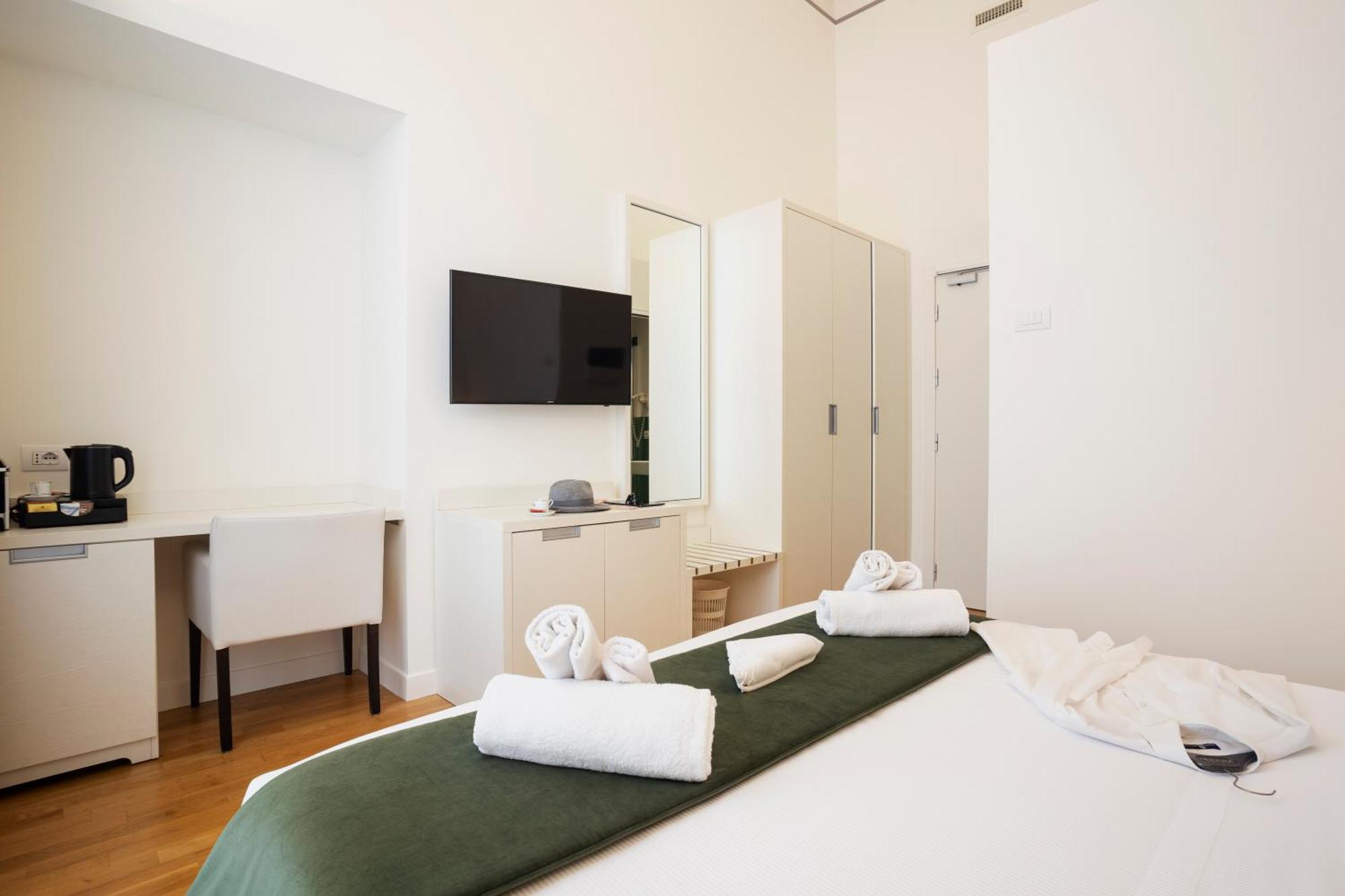 History Suite Essence Rome Exterior photo
